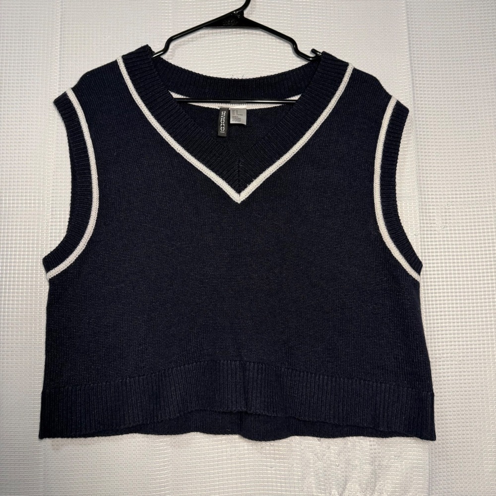 H&M Divided Sweater Vest Medium Navy Blue Contrast‎ Trim V-Neck Knit